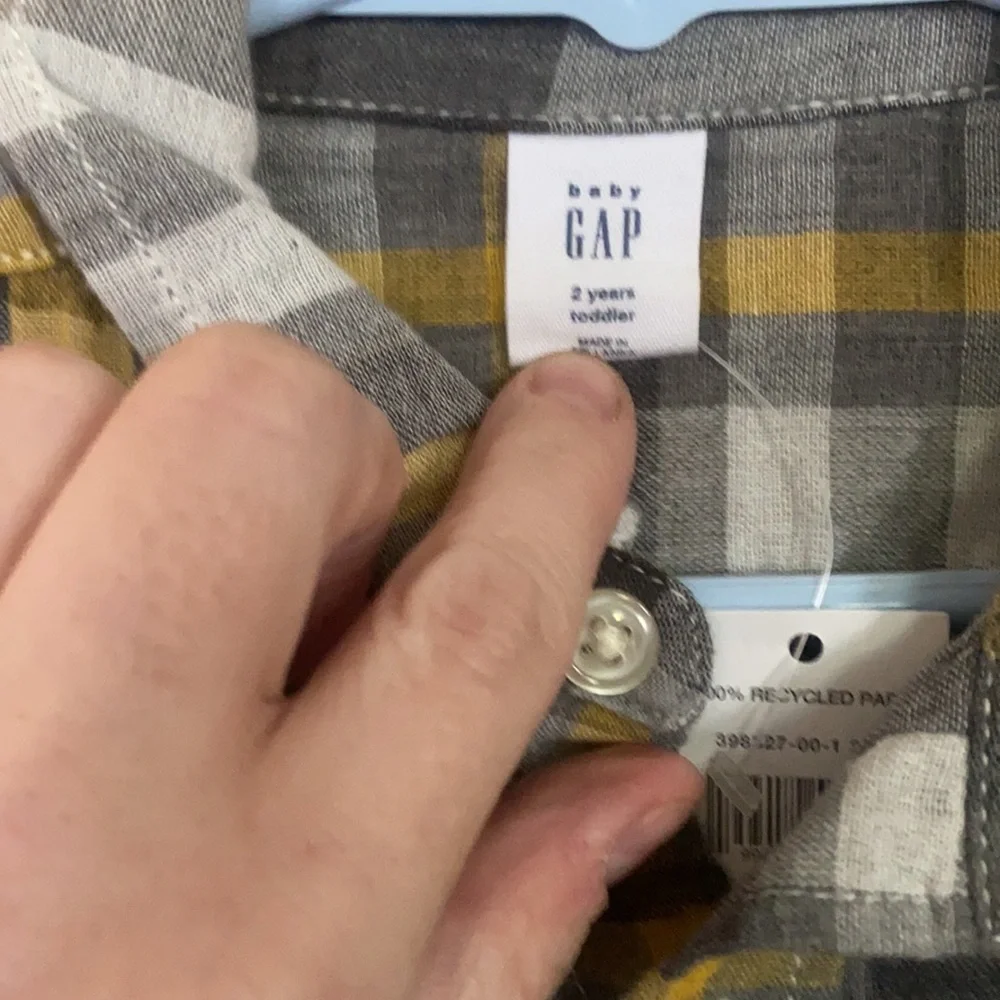 2t Gap Plaid button down. Yellow, gray